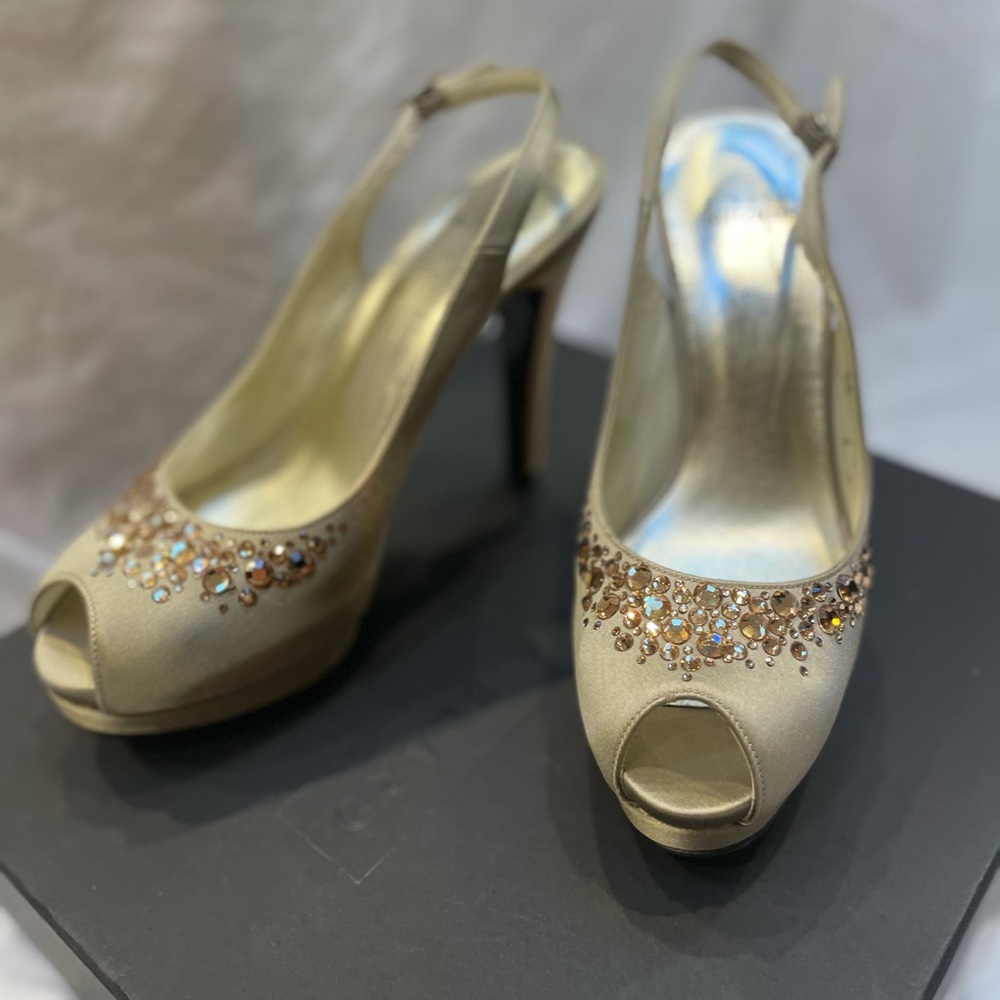 Gorgeous Stuart Weitzman Crystal Platform Pumps - image 2